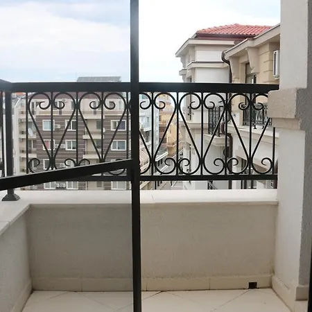 Kostovi Aivazovski Park Apartment Pomorie