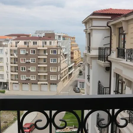 Kostovi Aivazovski Park * Πομόριε